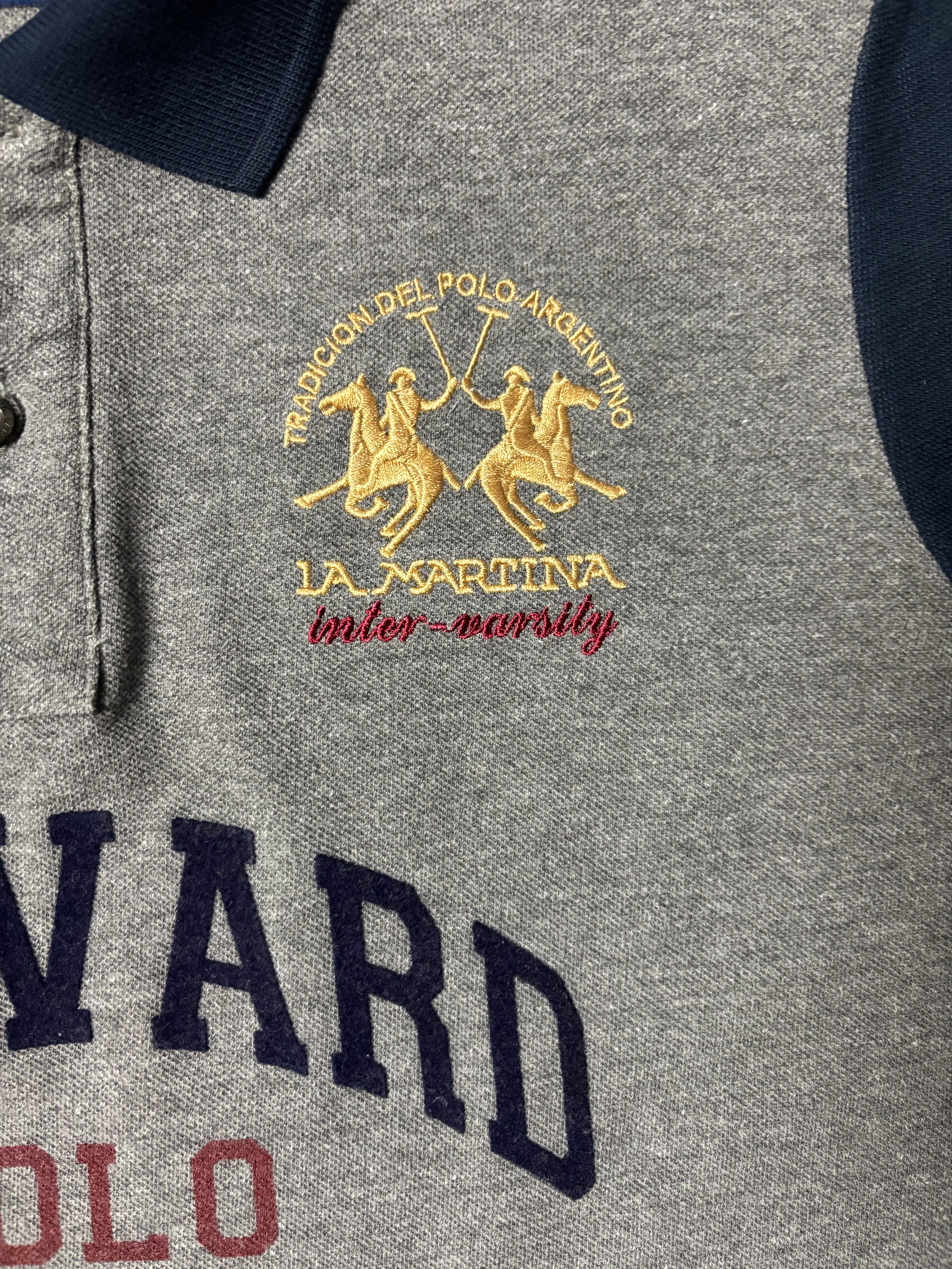 La Martina x Harvard "Inter-Varsity" Polo Shirt – Grau / Navy /Rot – L