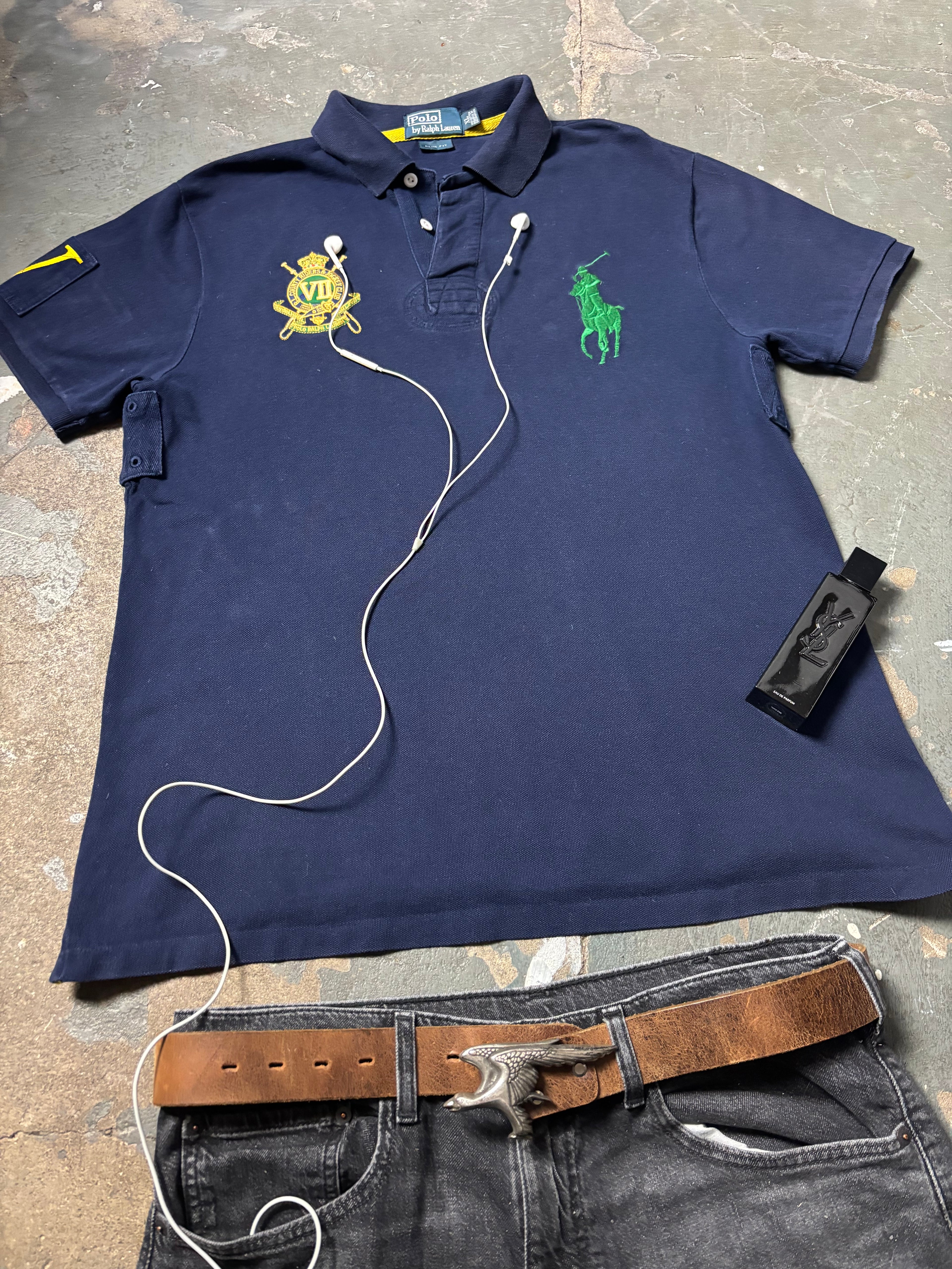 Auf dem Boden liegendes Ralph Lauren Polo Outfit Kombination Chief Keef Style