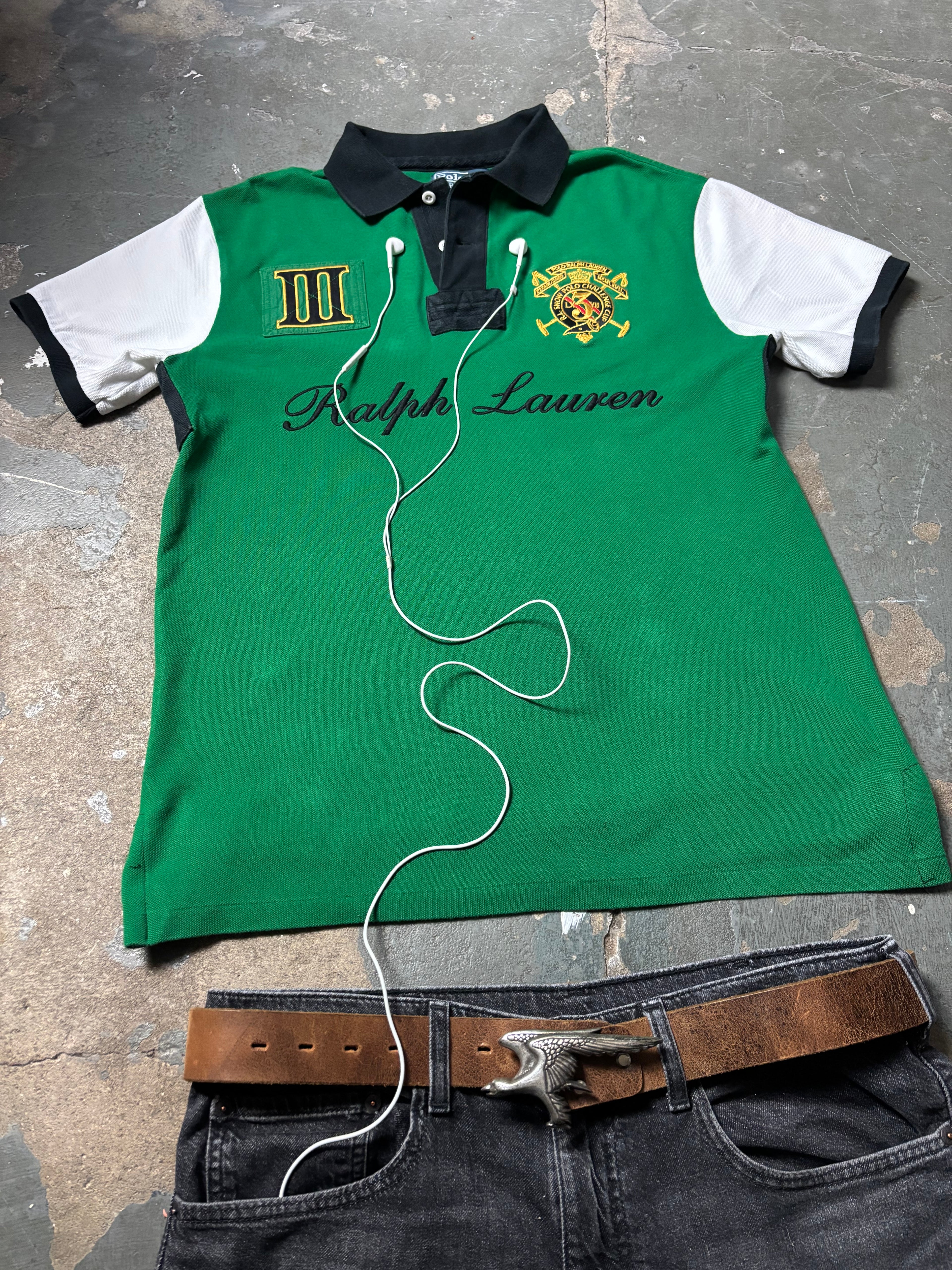 Auf dem Boden liegendes Ralph Lauren Polo Outfit Kombination Chief Keef Style